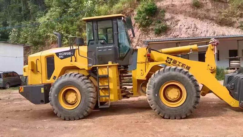 贵州出售全新夏工装载机，全新机器，设备只用10个小时